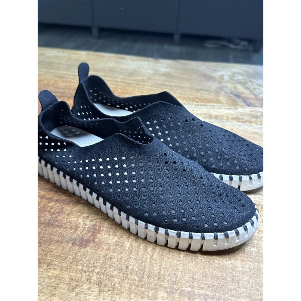 Ilse Jacobsen Tulip Womens Size 39 Black Laser Cut Perforated Slip On Shoes Flat